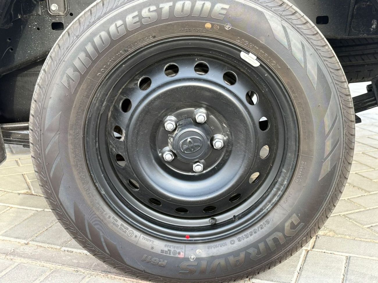 Toyota Hilux 2.0L petrol