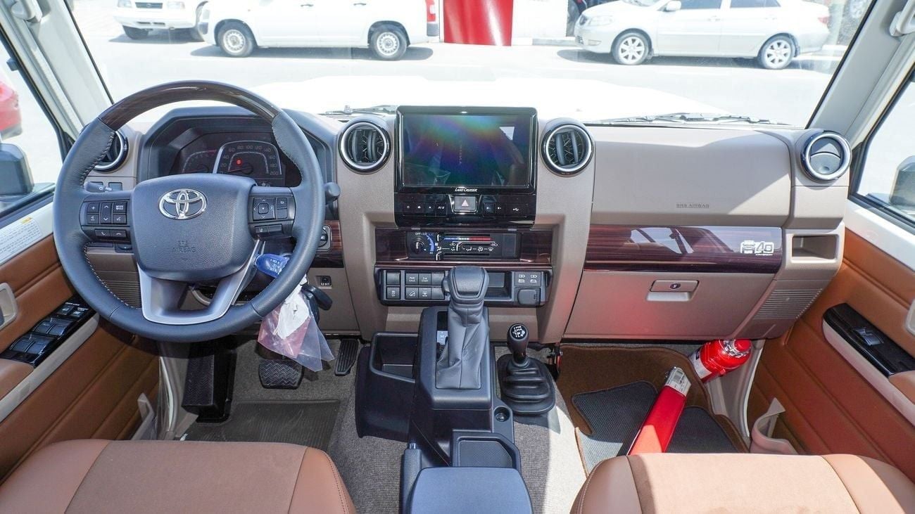 Toyota Land Cruiser 70 HT VXR LX 4.0L V6 A/T  Al Futtaim