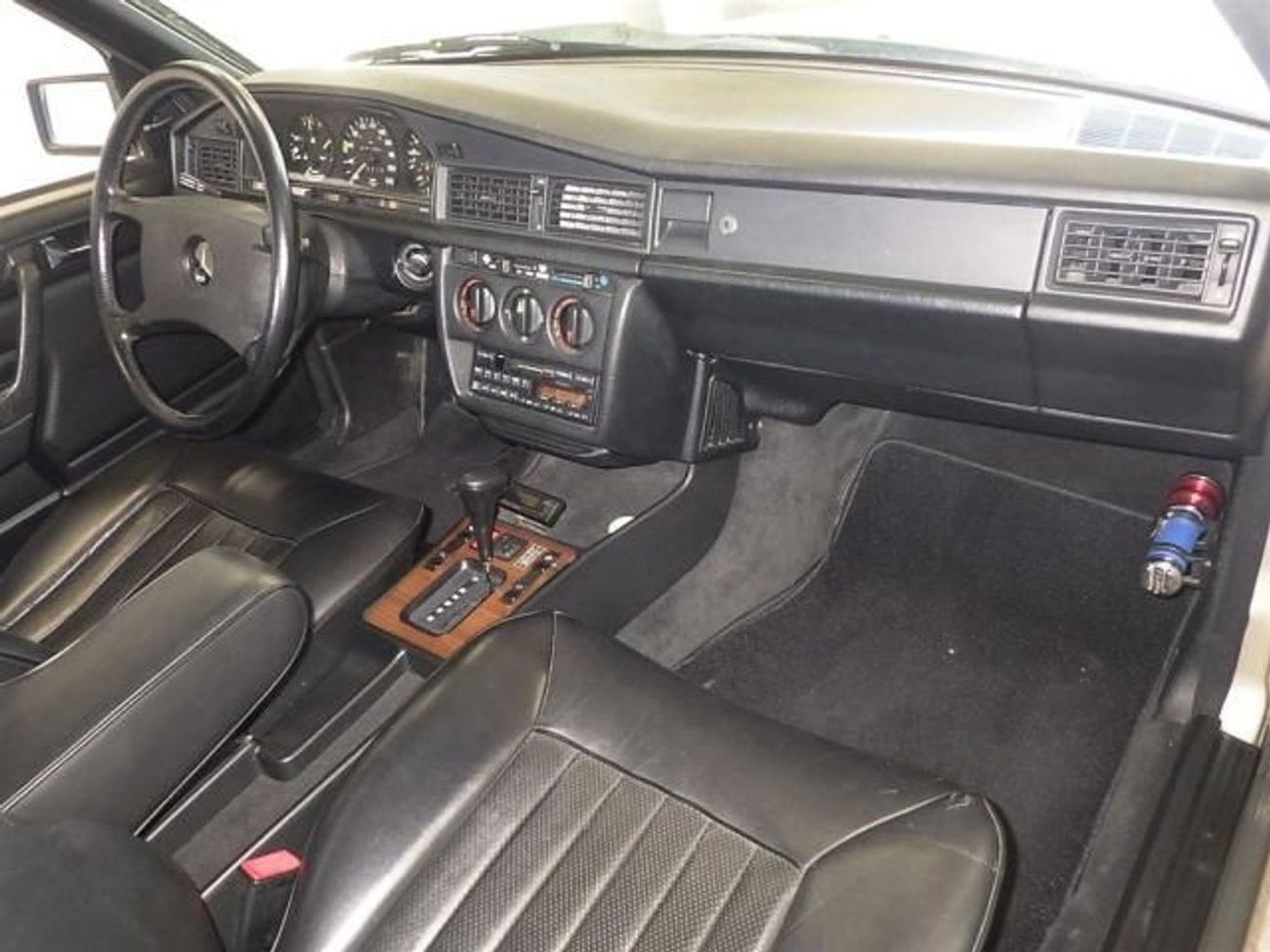 مرسيدس بنز 190 Available in Japan