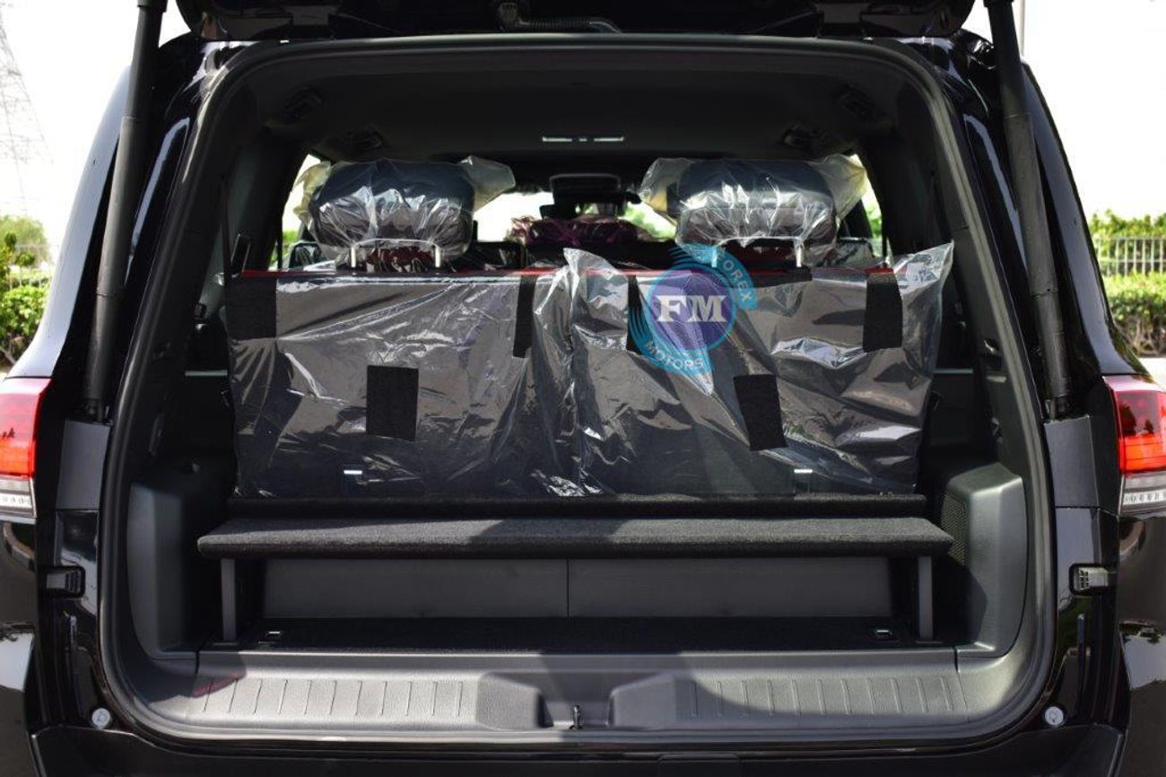 تويوتا لاند كروزر 300 GR-S 3.5 L Hybrid V6 7 Seat Automatic