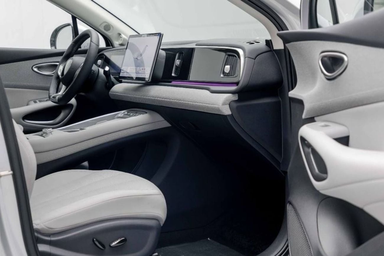 بي واي دي سيليون 05 Intelligent Navigation EV - Warm Sun White Inside White | Export Only