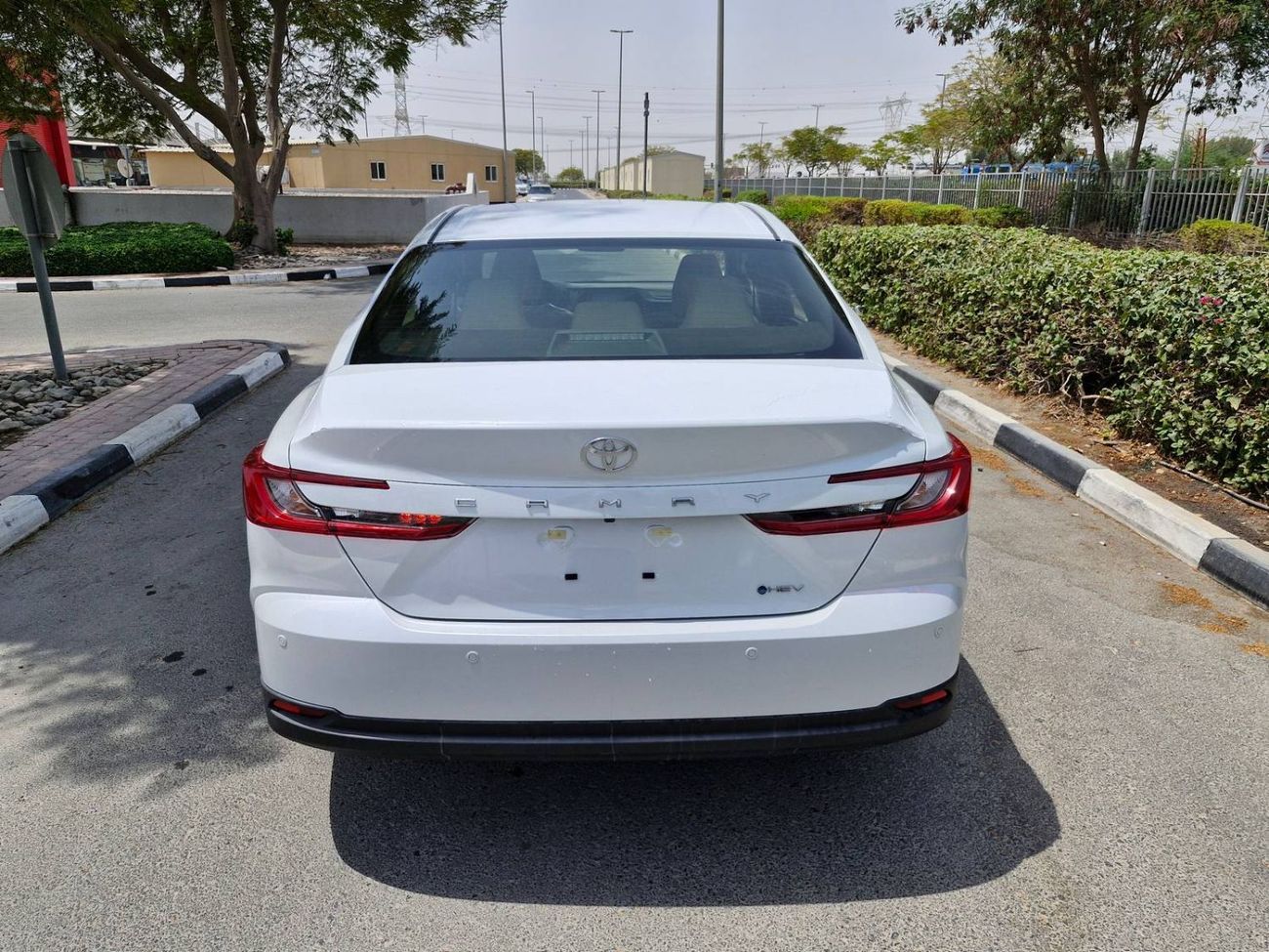 تويوتا كامري 2025 TOYOTA CAMRY HEV LE 2.5L BASIC GCC BRAND NEW 0KM