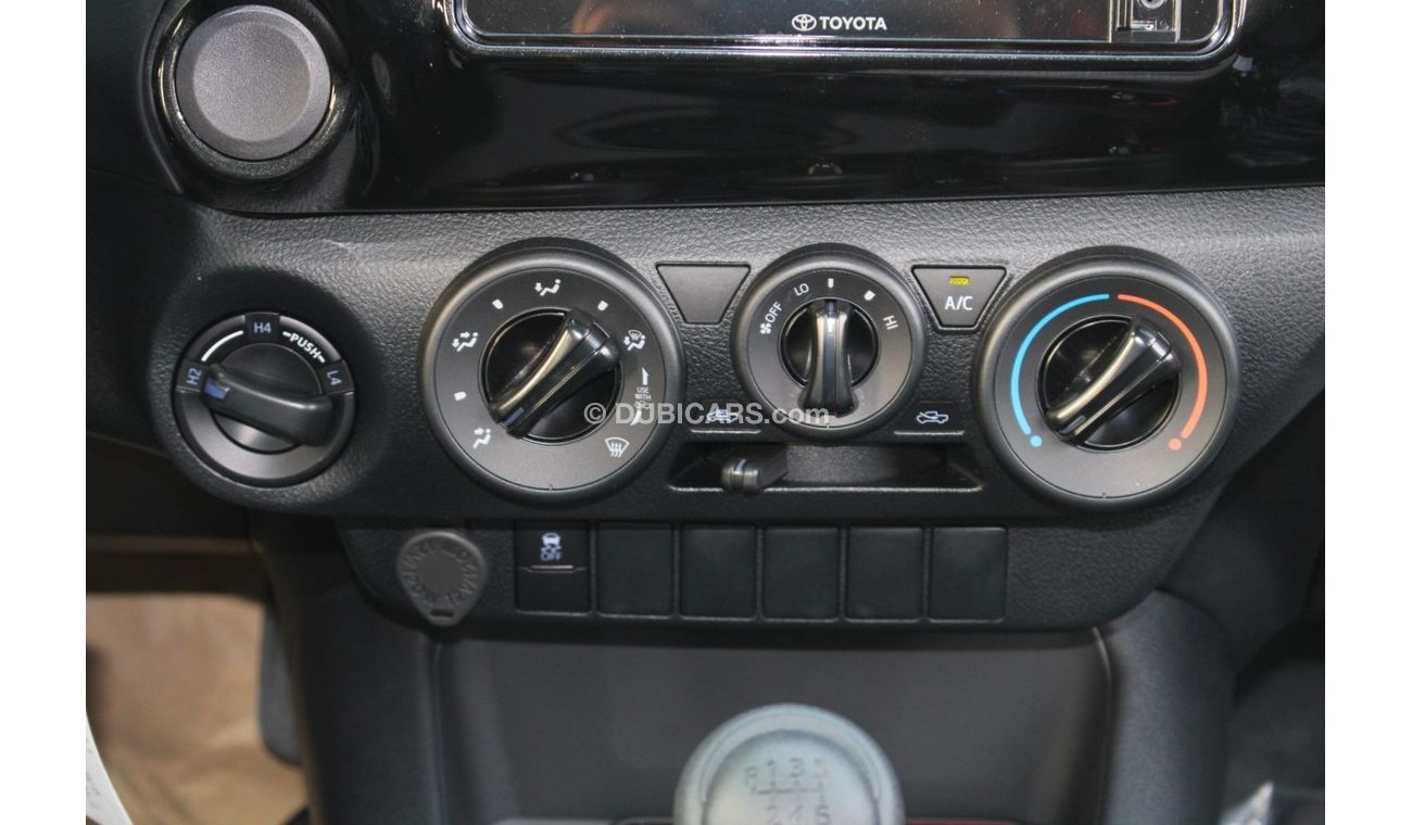 Toyota Hilux TOYOTA HILUX 2.4L DIESEL DOUBLE CAB DLX G MANUAL