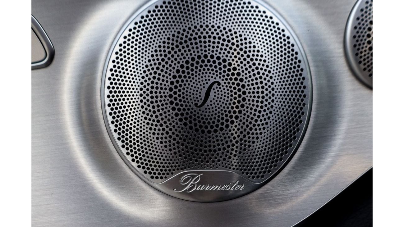 مرسيدس بنز C 300 Mercedes-Benz C300 AMG Pack 2017 GCC under Warranty with Flexible Down-Payment/ Flood Free.