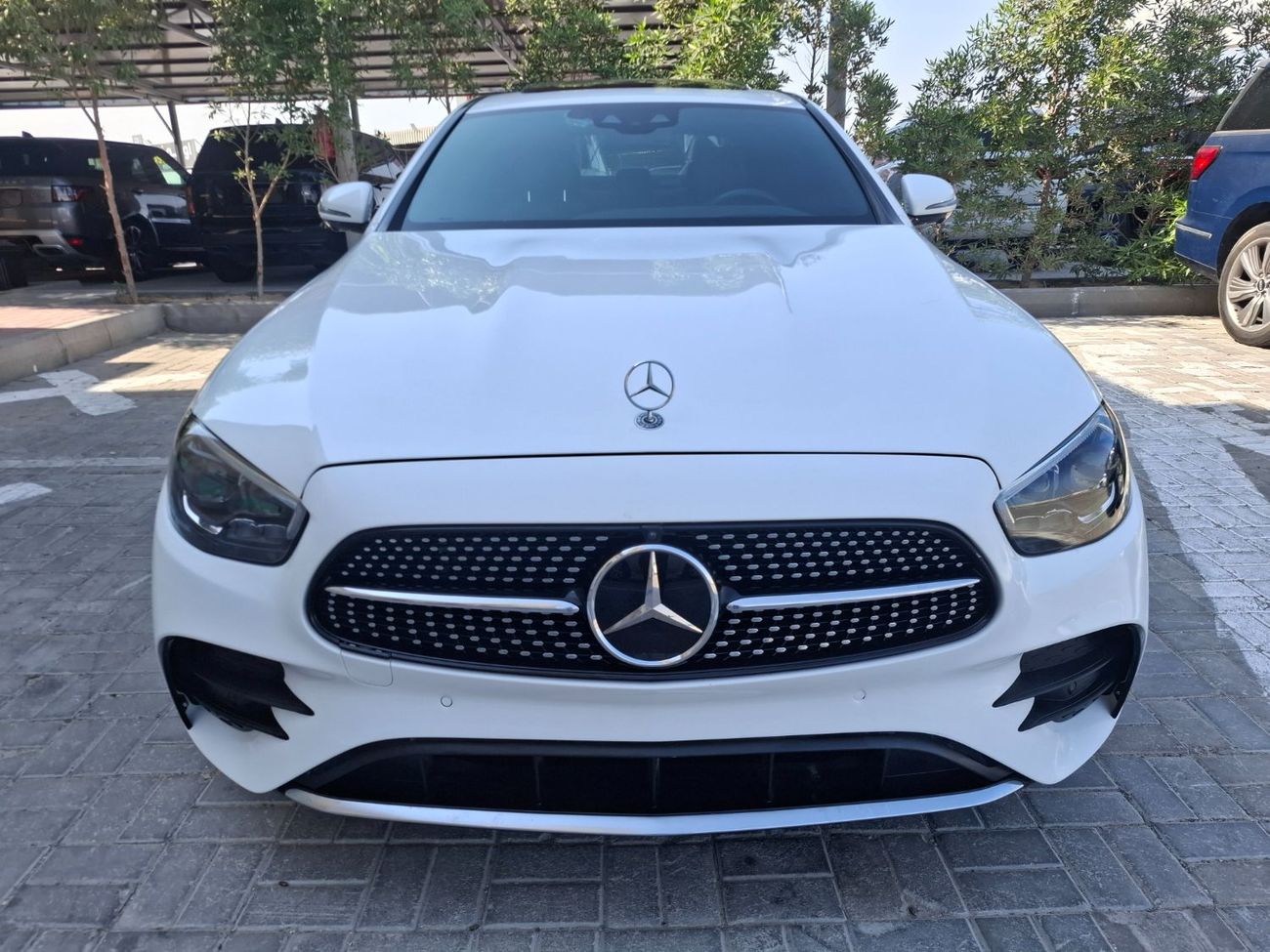 Mercedes-Benz E300 Premium + 2.0L Mercedes-Benz E300e 2021 full option