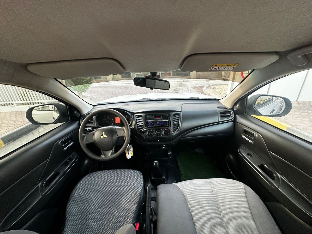 Mitsubishi L200 GL 2.4L (128 HP) Double Cab Utility