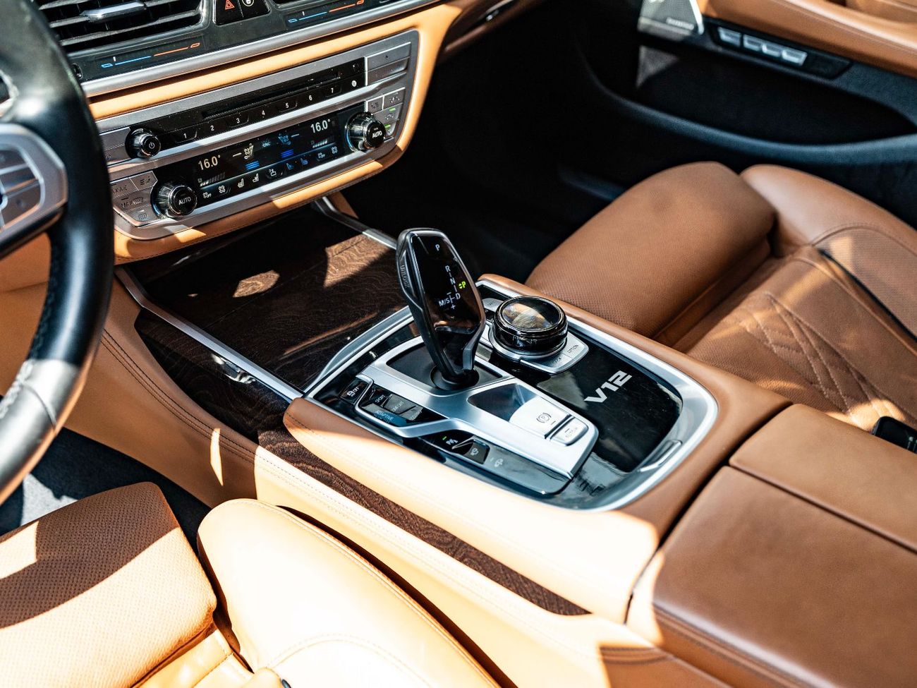 BMW M760Li xDrive 6.6L