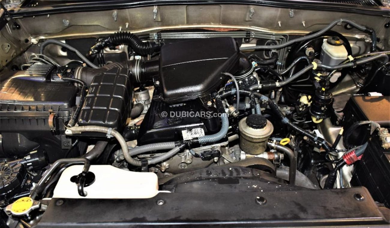 Toyota Prado Amazing Toyota Prado GX 2005 Model!! in Gold Color! GCC Specs