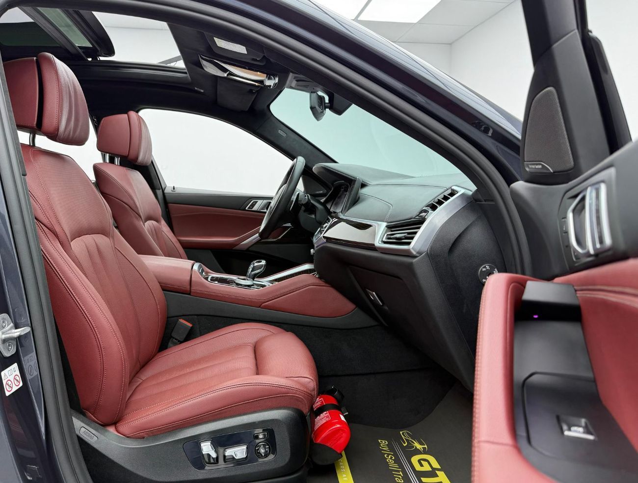 بي أم دبليو X6 M50i 4.4L 2021 BMW X6 M50i, 2025 BMW Warranty, Full BMW Service History, Excellent Condition, GCC