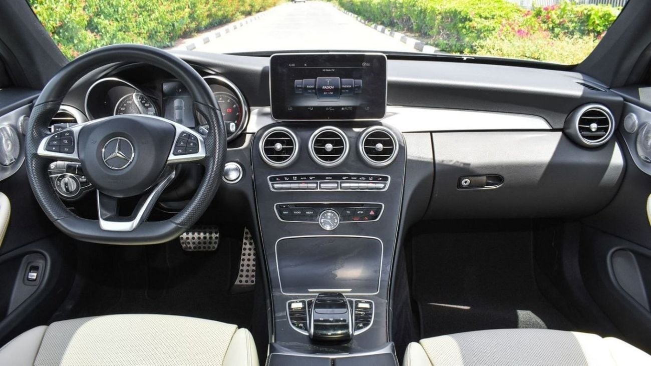 Mercedes-Benz C 300 Coupe Mercedes C300 Coupe AMG / 2018 / Canadian