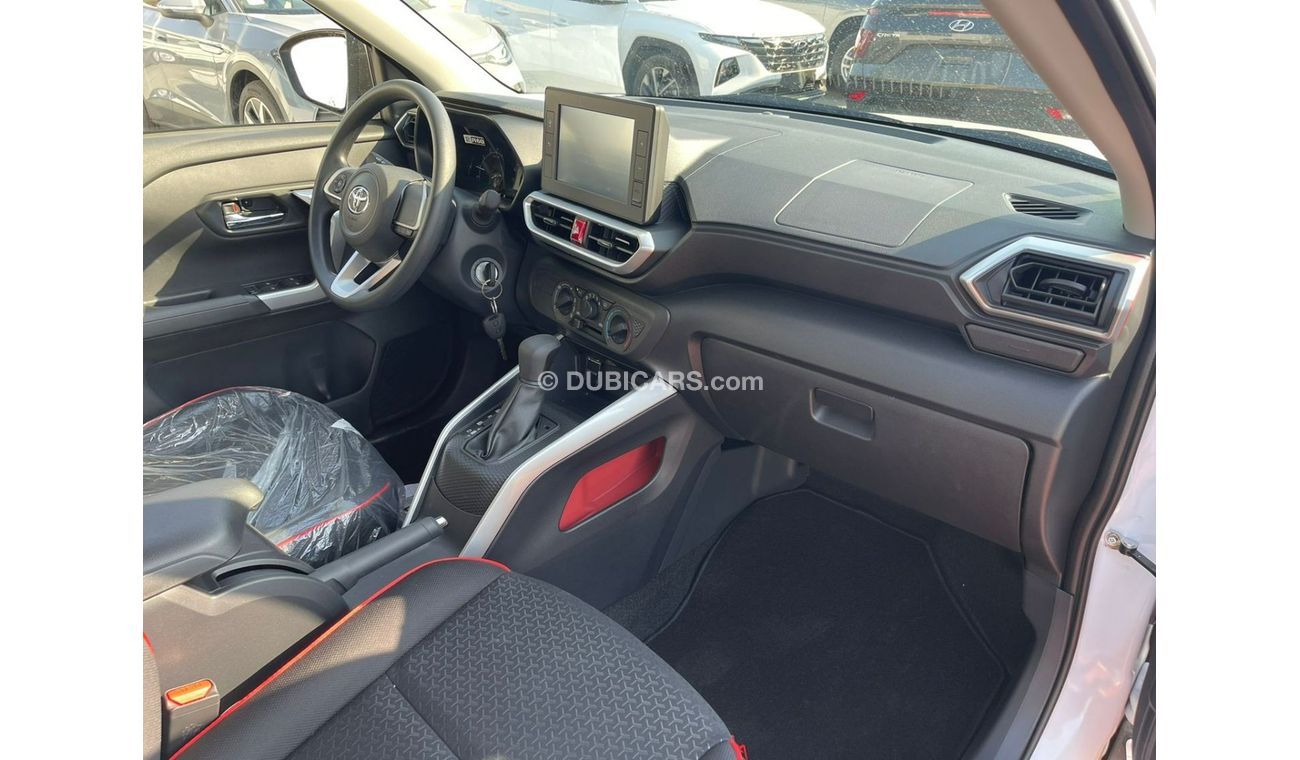 Toyota Raize Toyota Raize A250LA 1.0L Petrol, CUV FWD 5 Doors White color, Model 2022