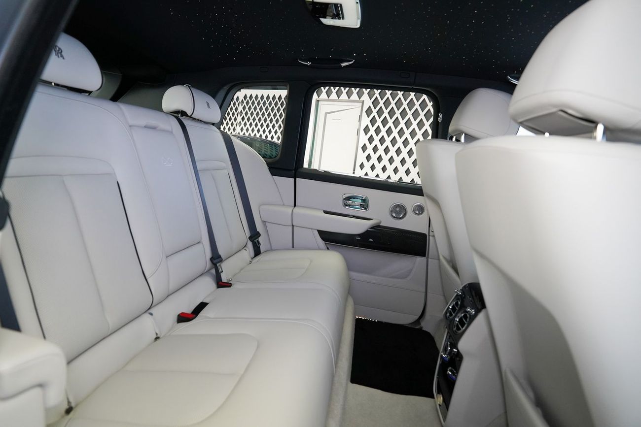 رولز رويس كولينان BLACK BADGE