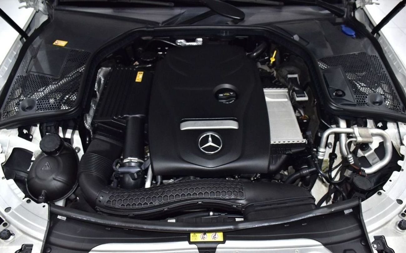 مرسيدس بنز C 300 كوبيه EXCELLENT DEAL for our Mercedes Benz C300 4Matic ( 2017 Model ) in White Color American Specs