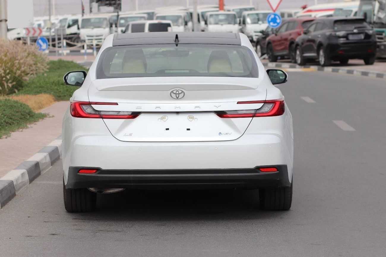 Toyota Camry Toyota Camry Le / GCC / 0 km / white 2026