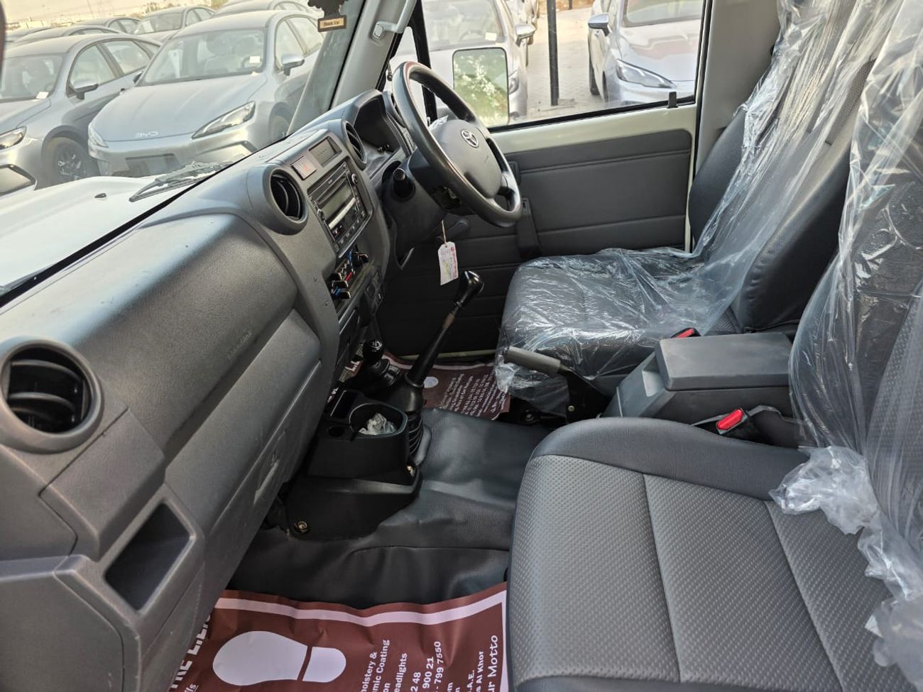 تويوتا لاند كروزر بيك آب diesel 4.5 liter ,right hand drive 2017 model V8 only for export available