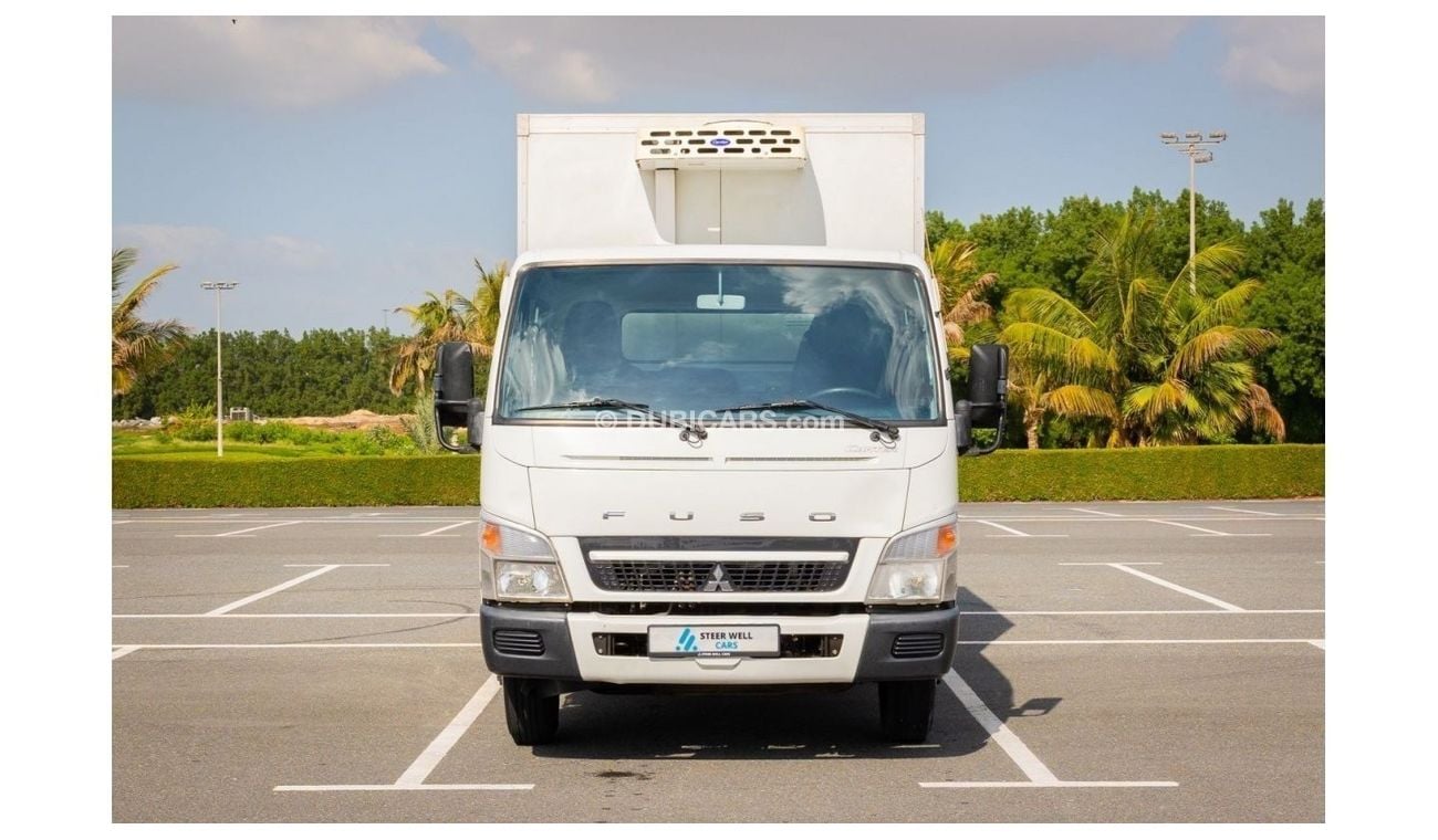 ميتسوبيشي فوسو كانتير 2017 Dual Cabin with Carrier Chiller - Tail lift DSL M/T - Low Mileage - GCC Specs