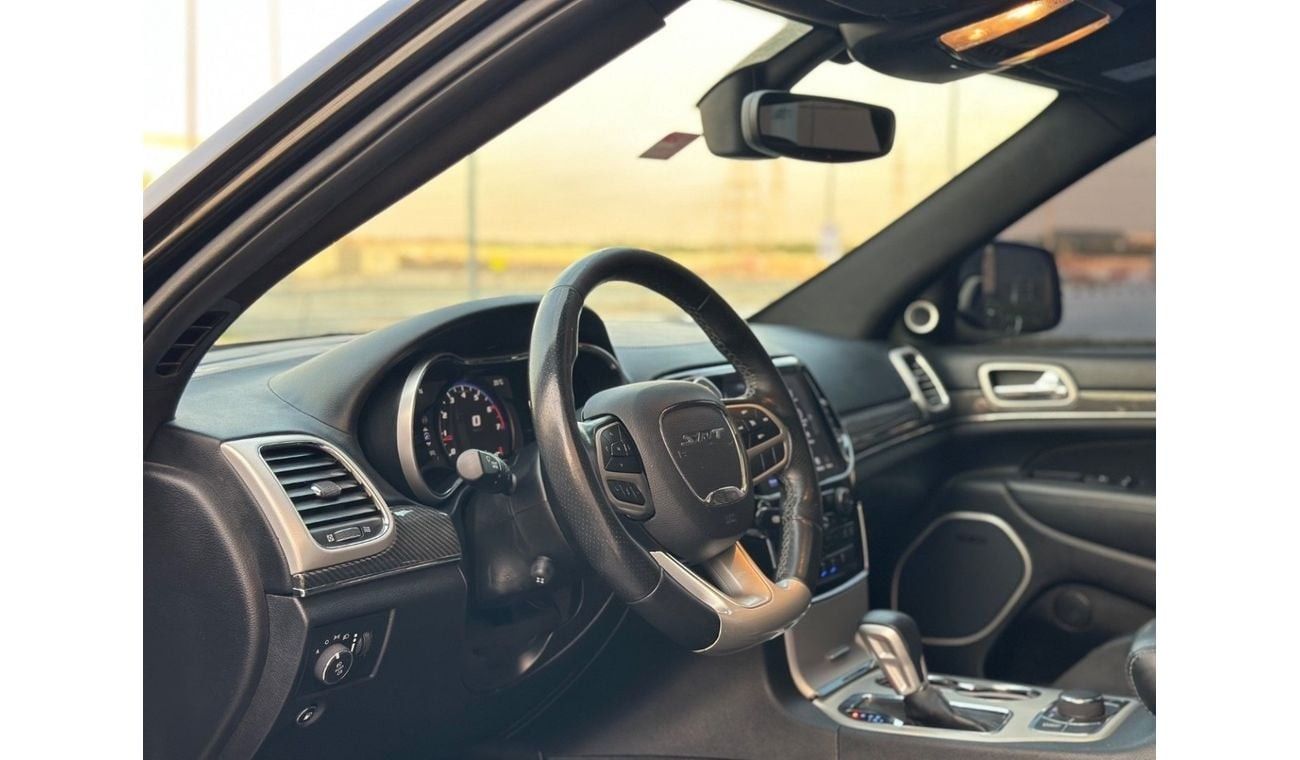 Jeep Grand Cherokee SRT 6.4L - 2020 - V8 - HEMI - 475 HP - GCC Specs - Perfect Condition