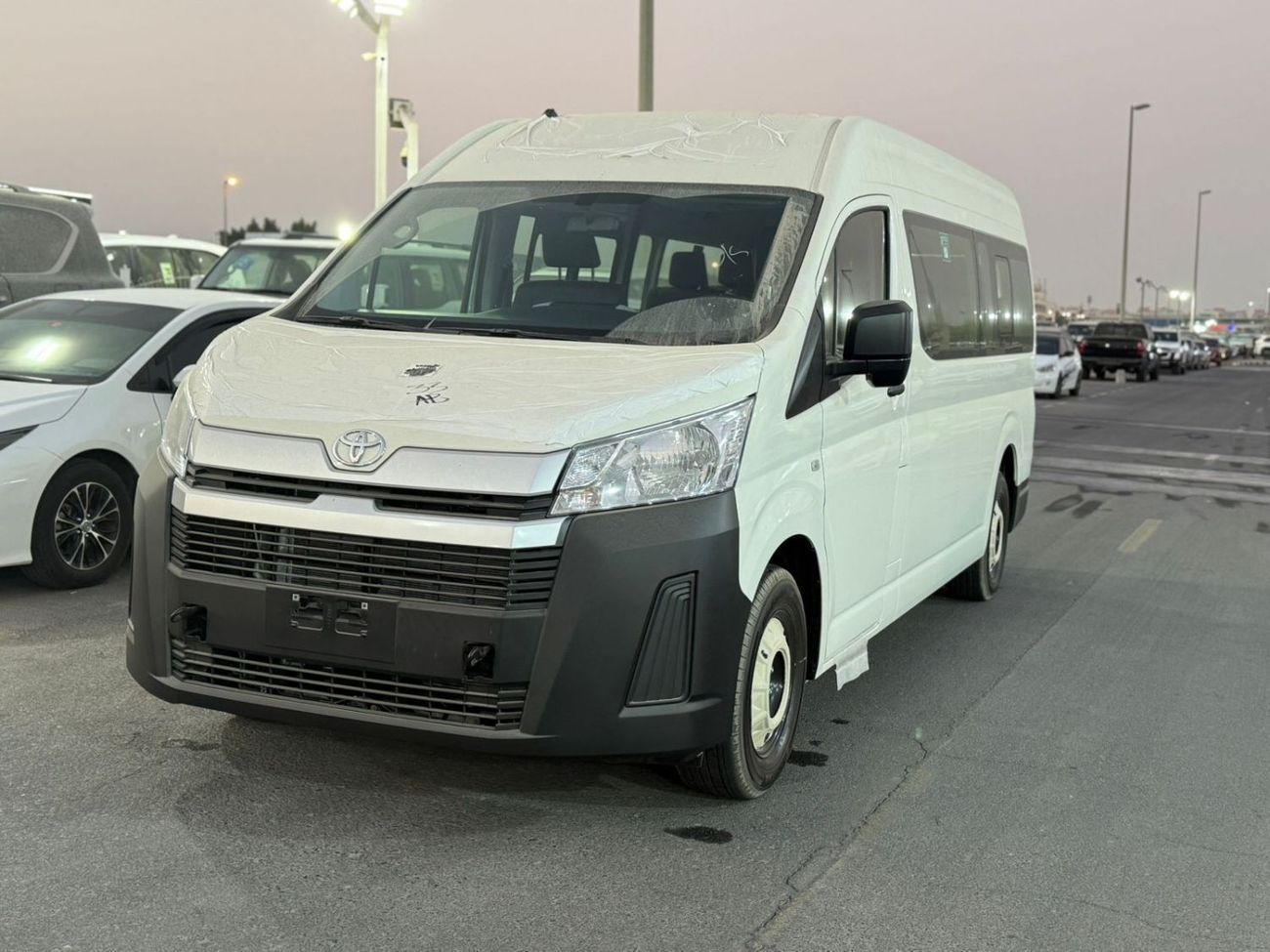 Toyota Hiace TOYOTA HIACE FUTTAIM 13 SEATS , 3.5L PETROL V6 , M/T HIGH ROOF 2026 MODEL