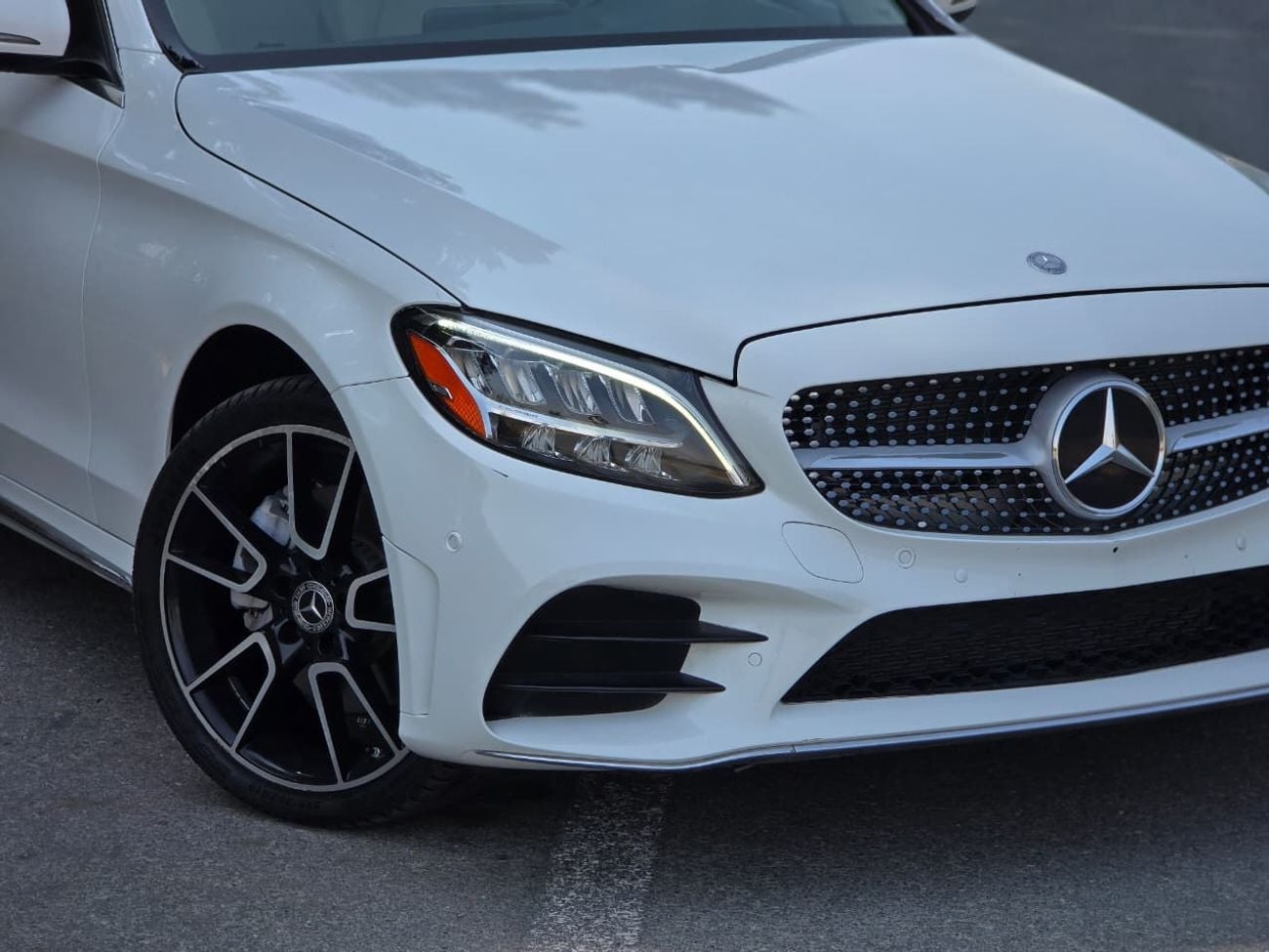 مرسيدس بنز C 300 STD (NON GCC) Premium 2.0L