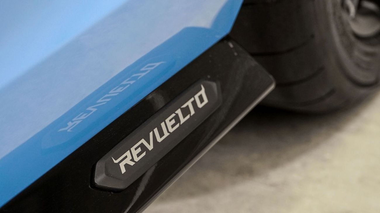 لامبورغيني ريفويلتو 6.5L V12 Hybrid Brand New | Supercar | Latest Flagship