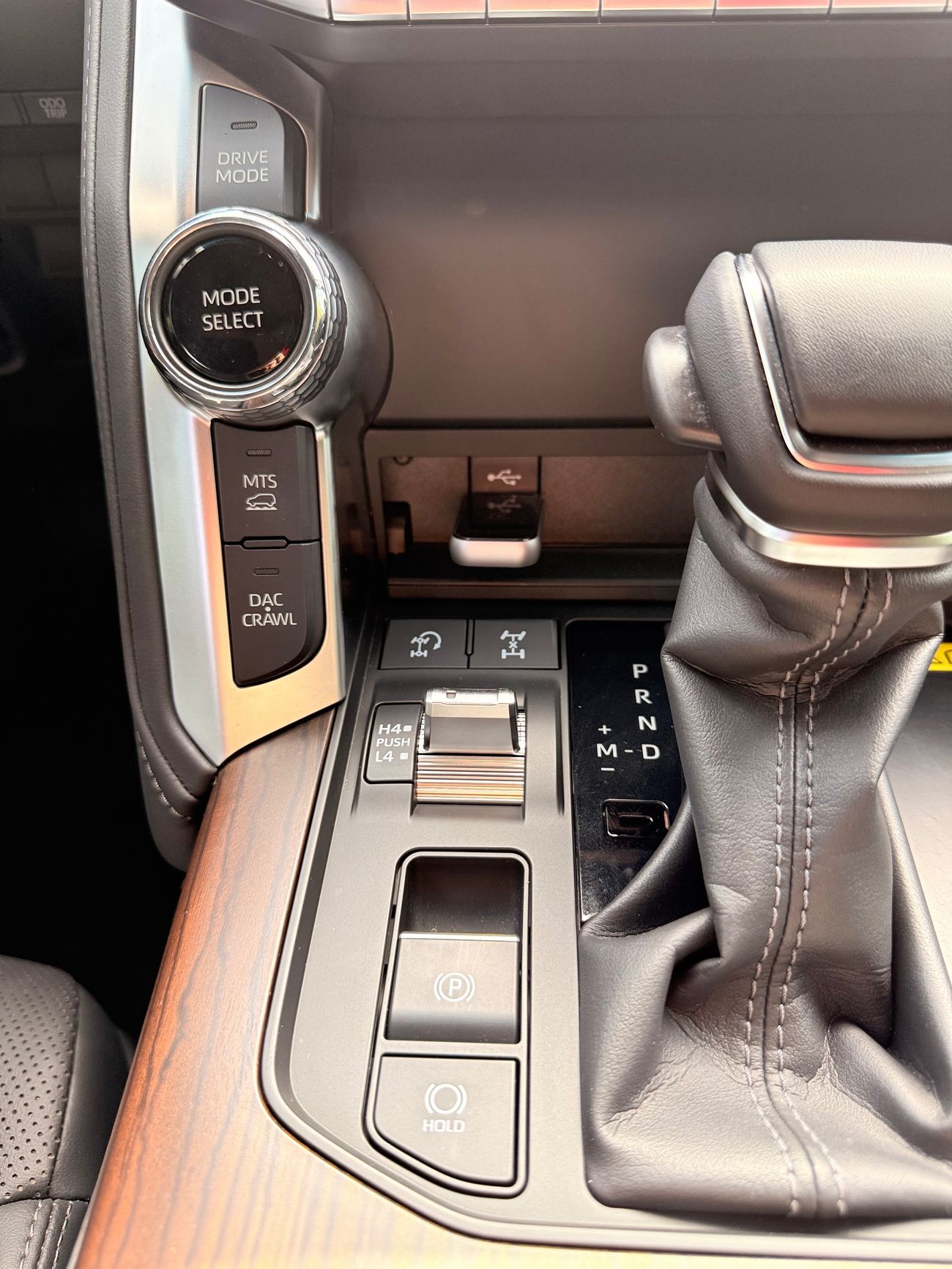 Toyota Land Cruiser GXR 3.5L