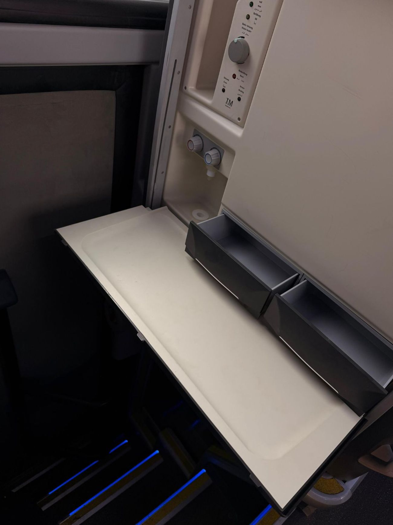 مرسيدس بنز MCV 600 12L DIESEL 49 SEATS PREMIUM INTERCITY