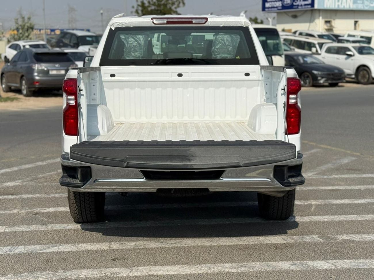 Chevrolet Silverado 1500 RST 1500 REG/CAB TRAILBOSS CLOTH 5.3 V8 RST 5.3 V8 GCC SPECS