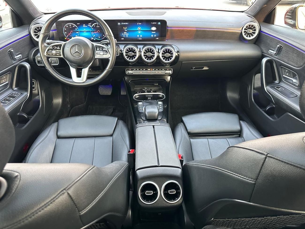 مرسيدس بنز CLA 250 PREMIUM