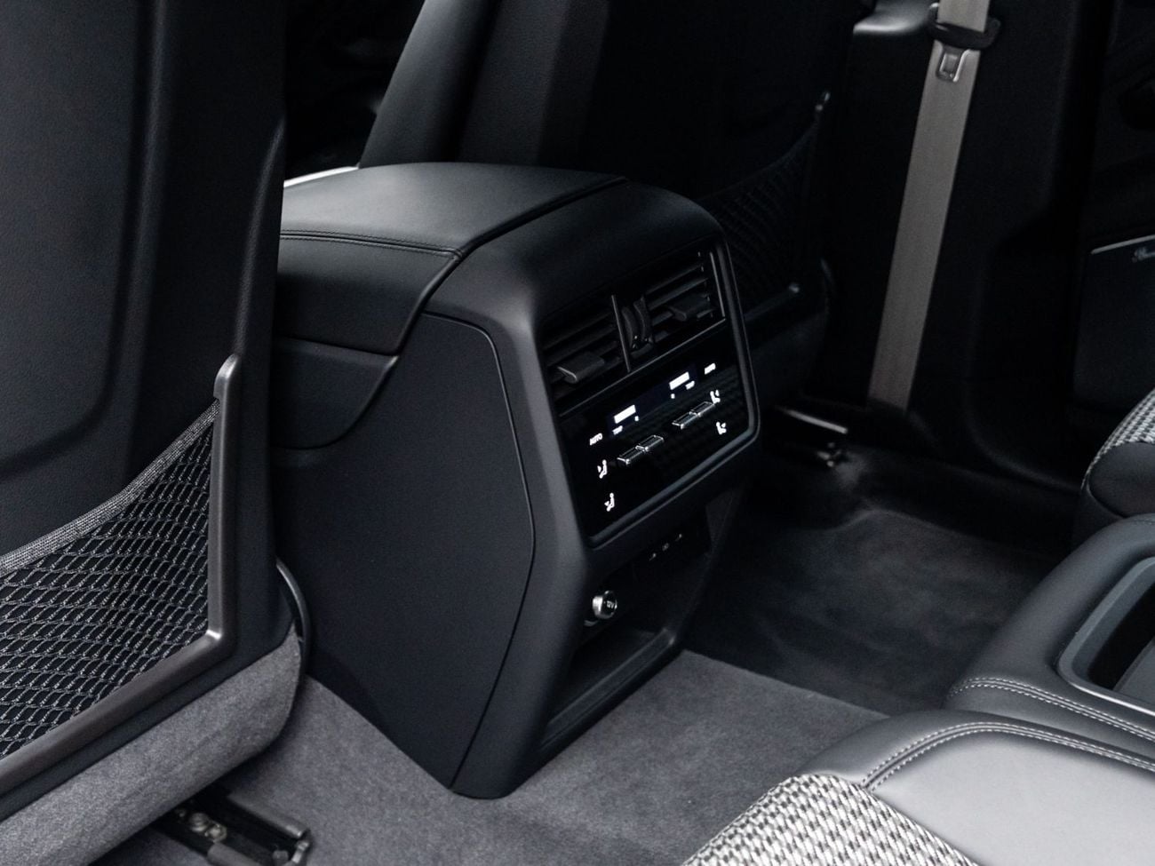 Porsche Cayenne BUY NOW, PAY 2027 | THE BLACKLINE STANDARD | Lightweight Package, 2030 Porsche Warranty & Service