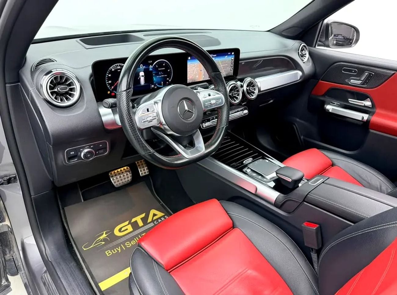 Mercedes Benz GLB250 GLB250 4Matic, MB Warranty + Service Pack, Full MB Service History, GCC