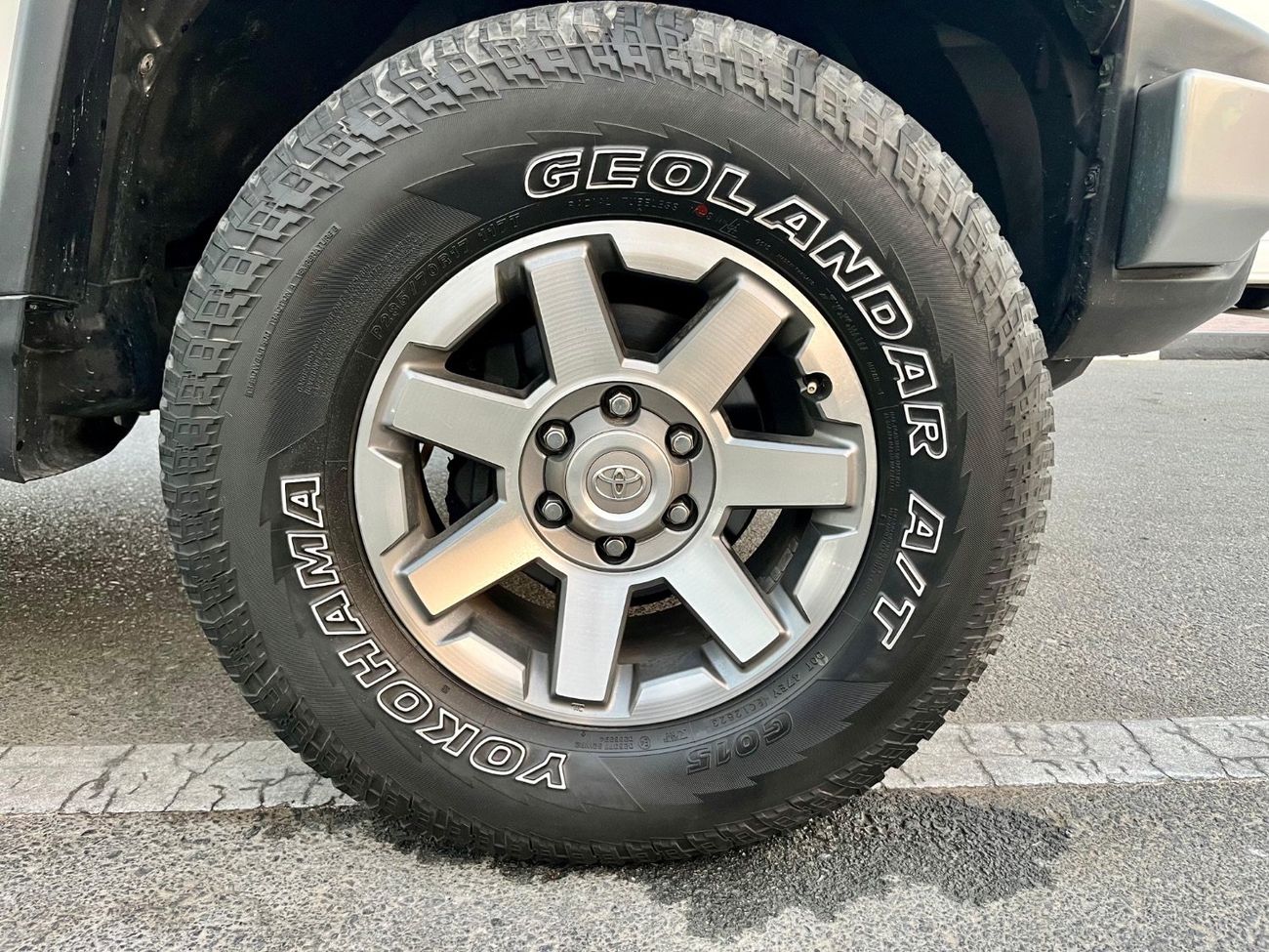 تويوتا إف جي كروزر GXR 4.0L A/T