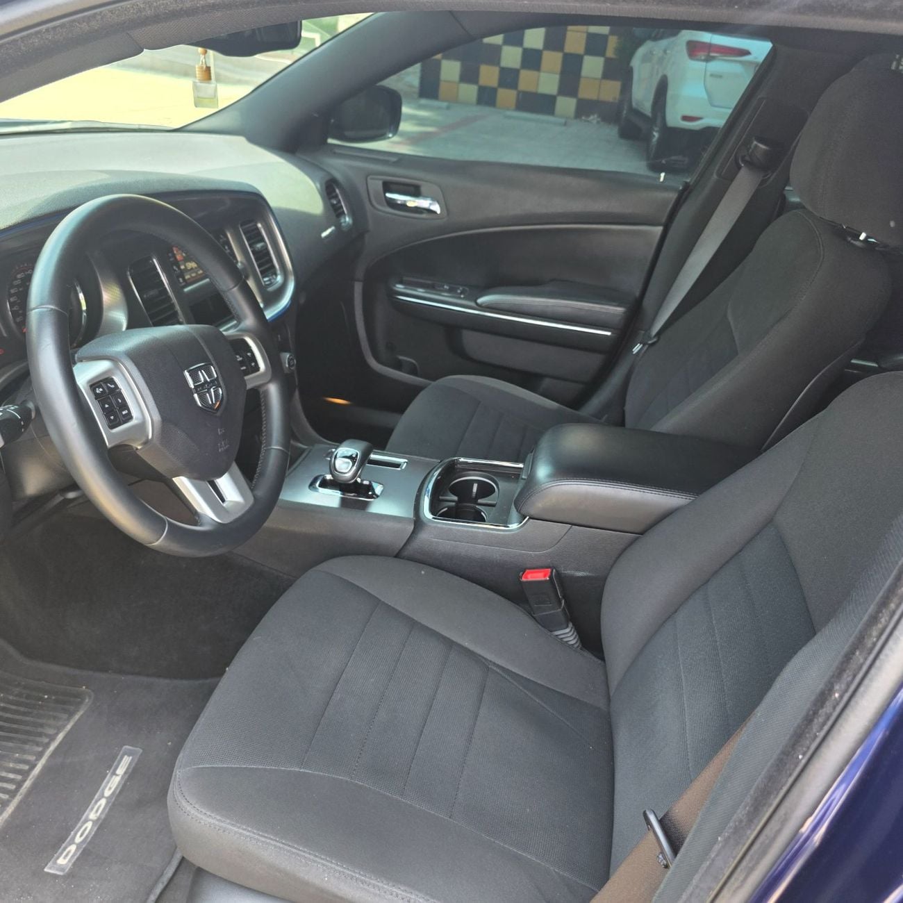 Dodge Charger SE
