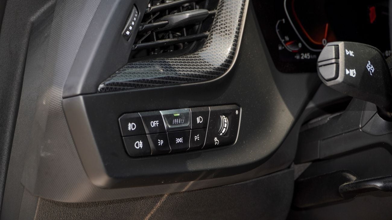 BMW 120i 2024!! LOW MILEAGE!! THREE YEARS WARRANTY