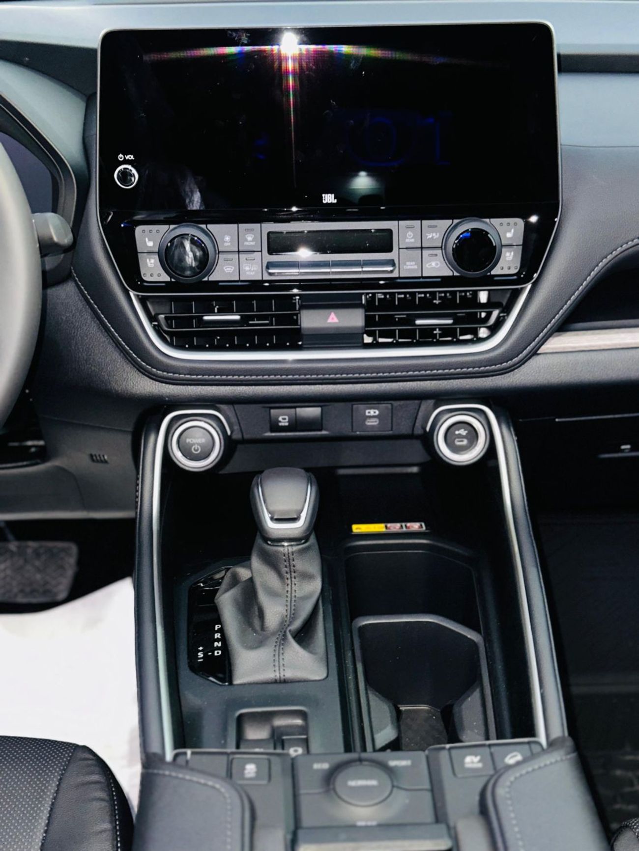 تويوتا جراند هايلاندر LIMITED PETROL