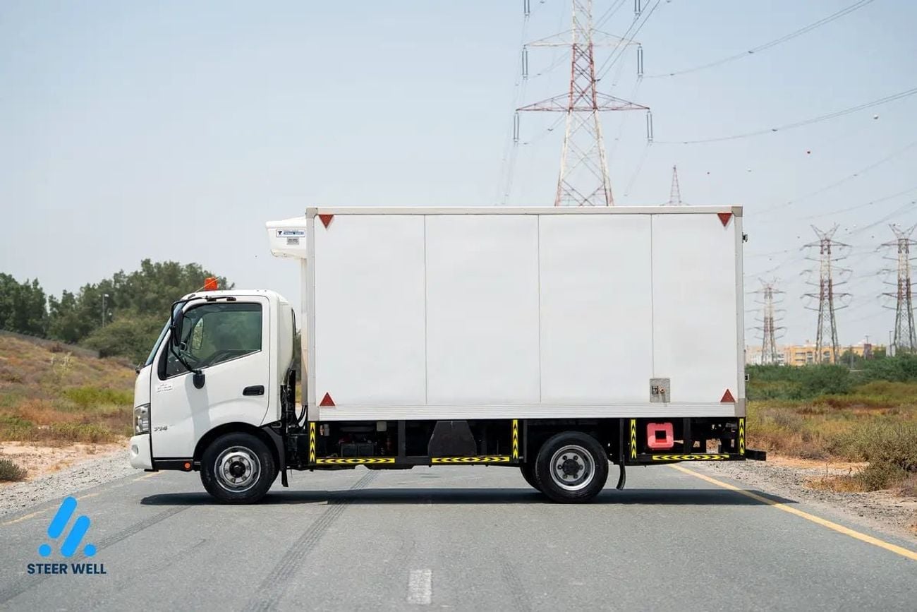 هينو 300 STANDARD شاحنة تبريد 714 | مواصفات دول مجلس التعاون الخليجي | عداد كيلومترات منخفض