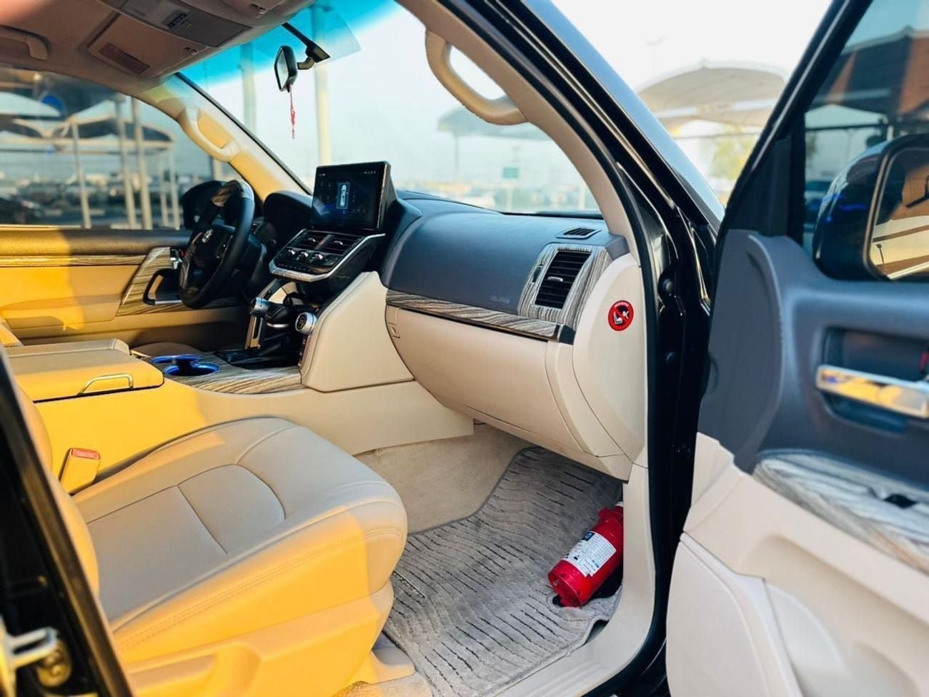 Toyota Land Cruiser GXR Toyota Landcruiser 2019 Facelift 2024 V6