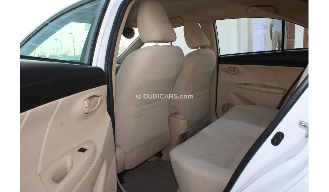 تويوتا يارس تويوتا يارس 2017 خليجي بحالة ممتازة بدون حوادث نظيفه جدا من الداخل والخارج