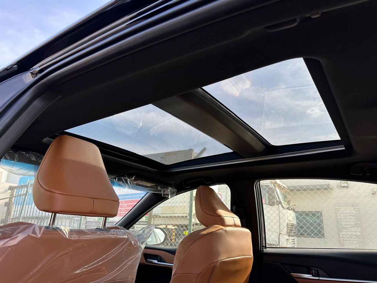 تويوتا كامري 2.5 GLE - PETROL - RADAR - JBL- ELECTRIC SEAT - MONITOR - MODEL 2026