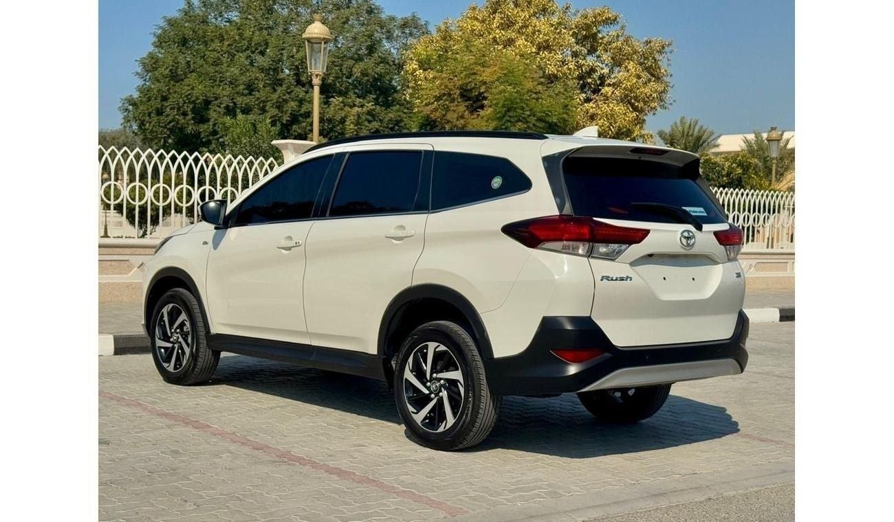تويوتا راش Toyota Rush GX 2023 GCC 7 seater .Free accident