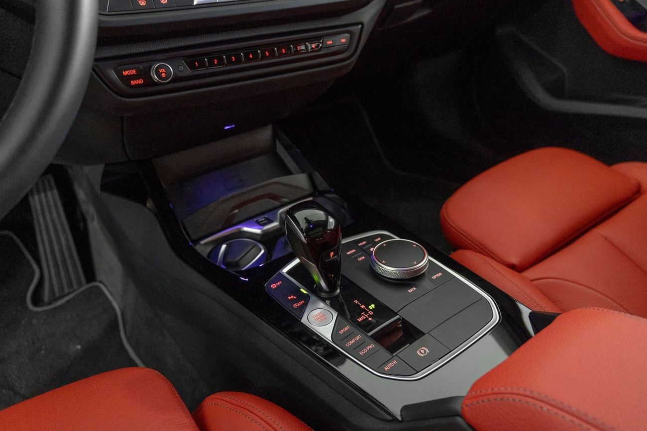 BMW 120i Exclusive 2.0L Sport Line