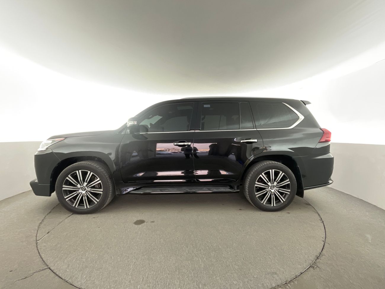 Lexus LX 570 Platinum | Guaranteed Warranty | 0 Down Payment