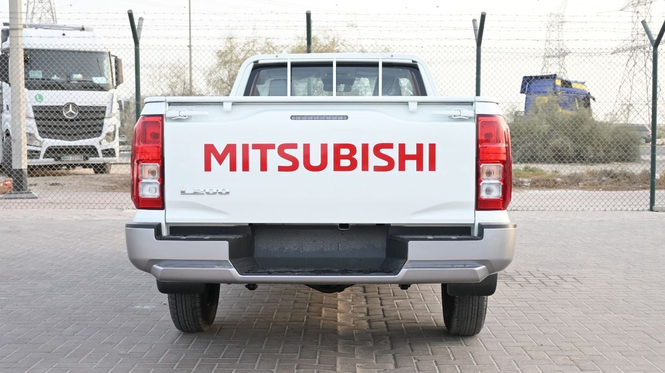 Mitsubishi L200 MITSUBISHI L200 2.4L GL SCAB 4WD 5MT DIESEL M-LINE - (2026 MY