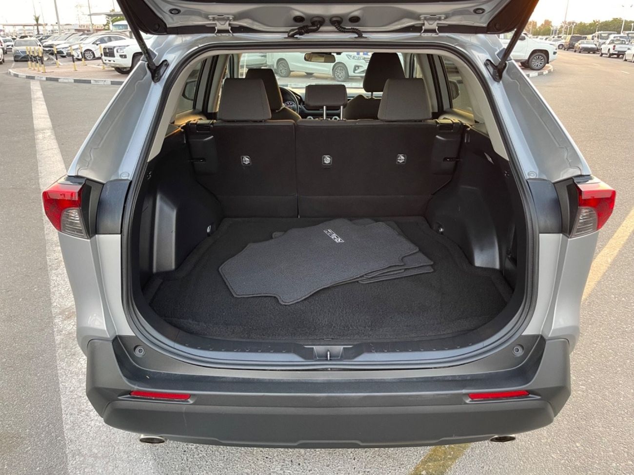 Toyota RAV4 2020 TOYOTA RAV4 XLE HYBRID 4x4 IMPORTED FROM USA