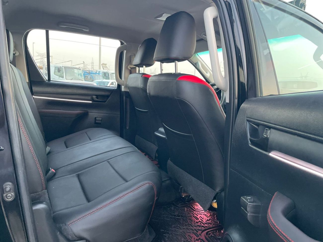 تويوتا هيلوكس 