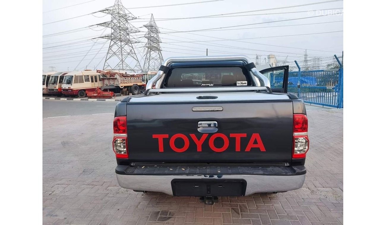 Toyota Hilux 1