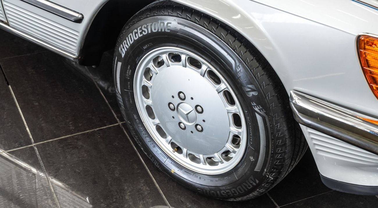 مرسيدس بنز SL 560