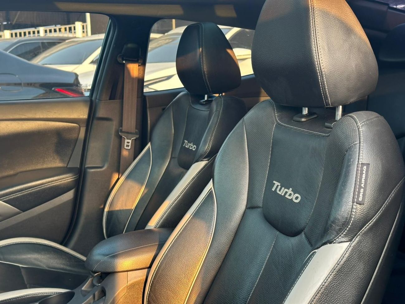 Hyundai Veloster Turbo 1.6L