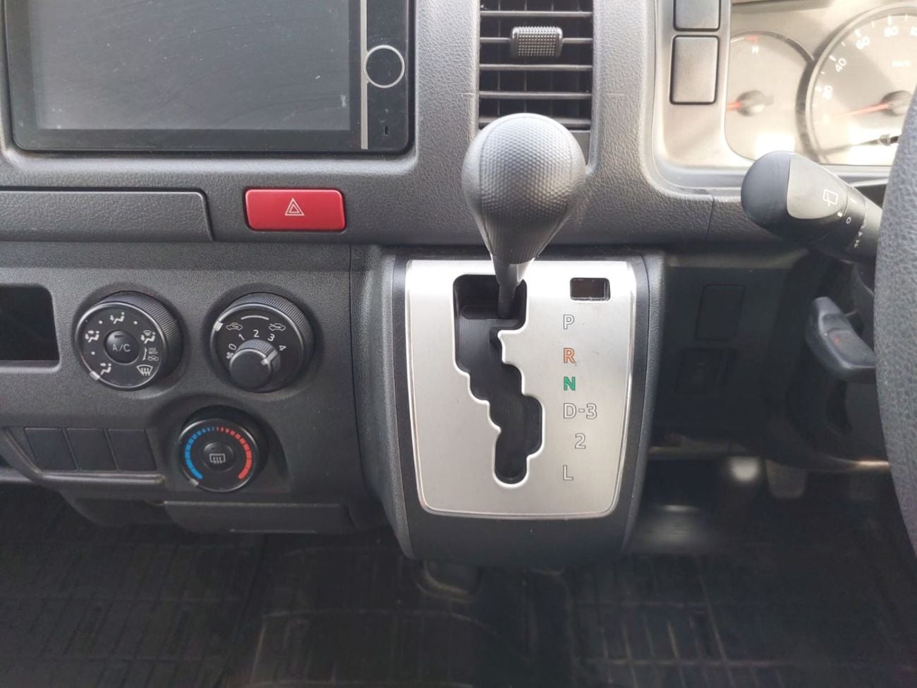 Toyota Hiace (RAMADAN OFFER) TOYOTA HIACE VAN RHD 2014 MODEL 3.0 L DIESEL AUTOMATIC(PM14281)