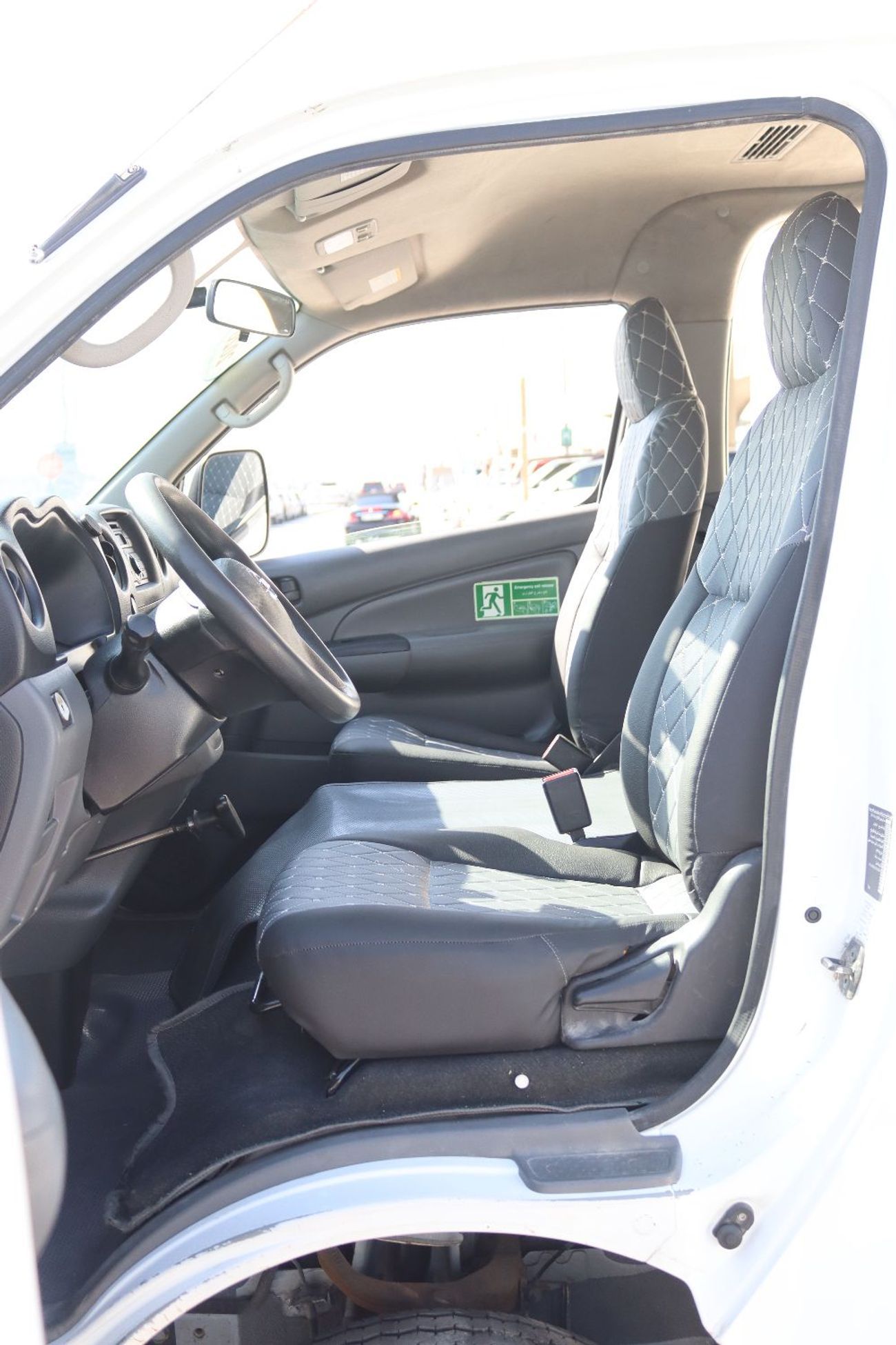 نيسان أورفان نيسان أورفان 2020 خليجى بدون حوادث محرك 2.5L عدد 13 مقعد بحاله ممتازه