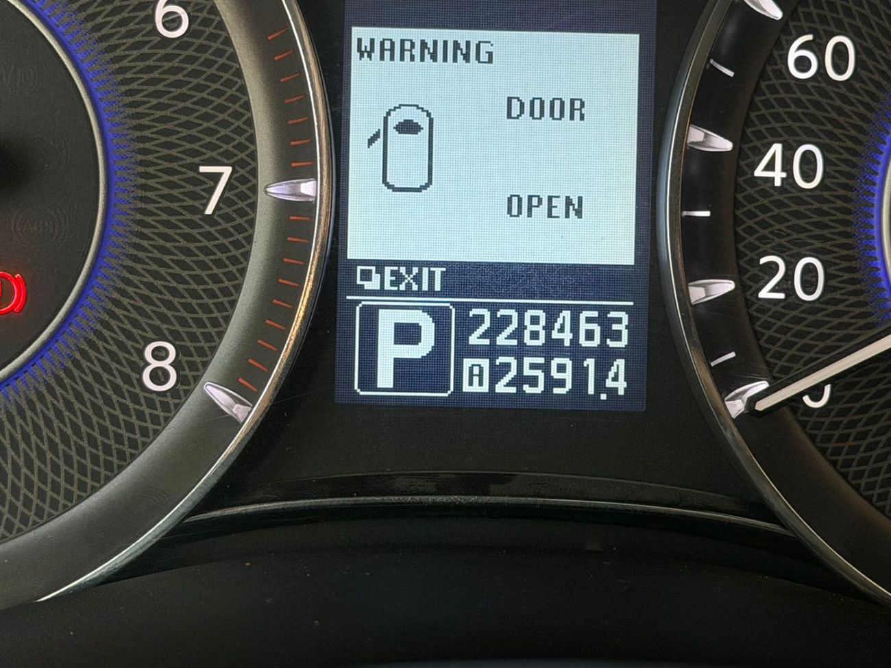 Infiniti QX56 Full option, number one